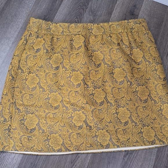 Banana Republic Womens Skirt Size 14 Mustard Yellow Lace Look - Picture 1 of 9